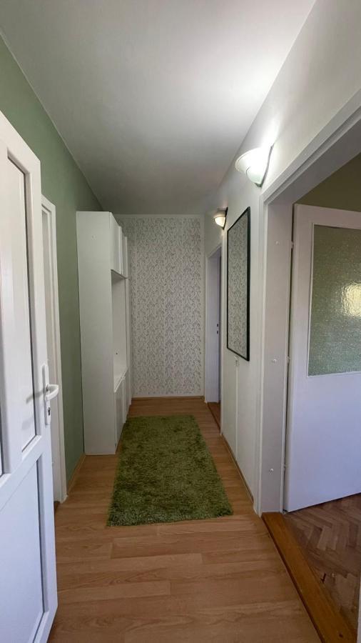 Apartamento Apartman Jelena II Sremska Mitrovica Exterior foto