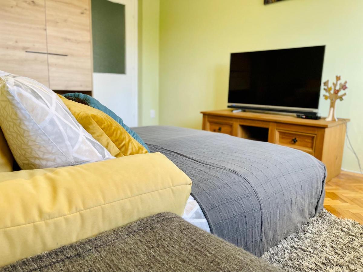 Apartamento Apartman Jelena II Sremska Mitrovica Exterior foto