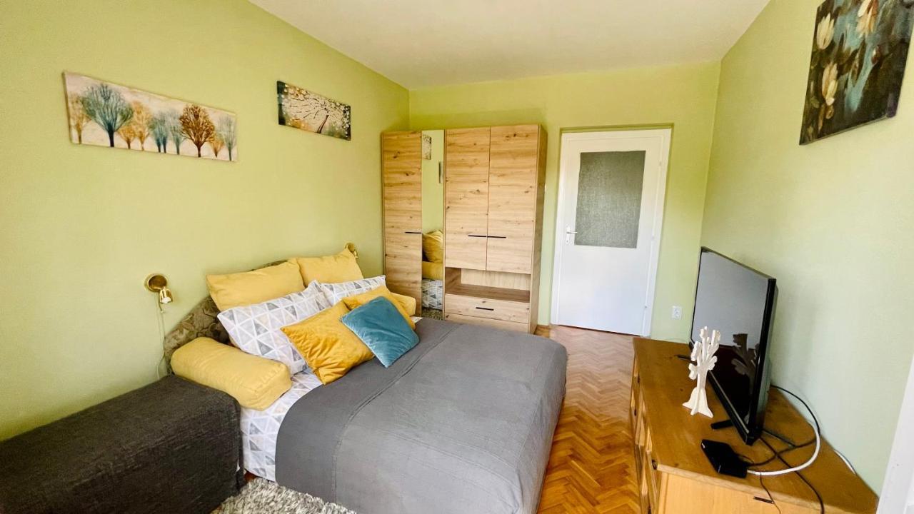 Apartamento Apartman Jelena II Sremska Mitrovica Exterior foto